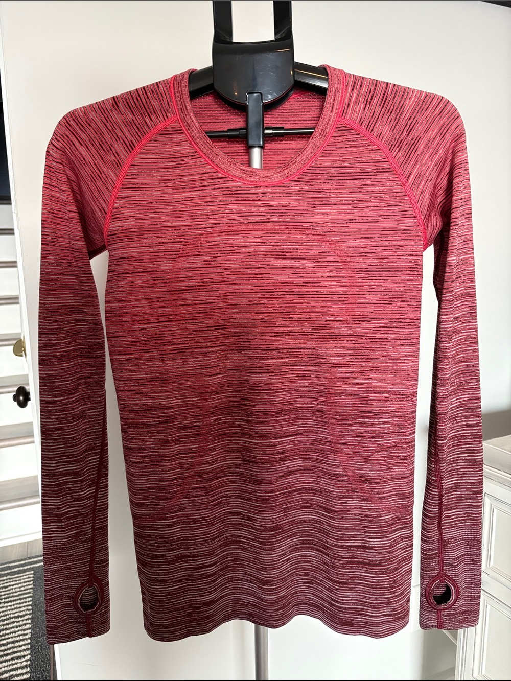 Lululemon Swiftly Tech Long Sleeve Crew ~ 8 ~ Red Alert / Dark Sport Red / Black - Picture 1 of 14